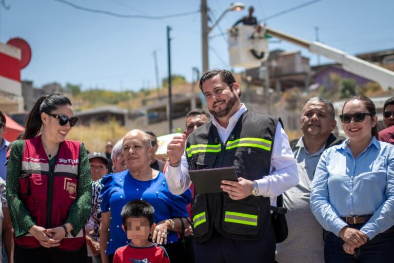 Lleva Gobierno Municipal programa ‘Tijuana: Ciudad Limpia’ a colonia Los Alcatraces