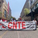 Un día con la CNTE: se preparan los maestros para salir a marchar