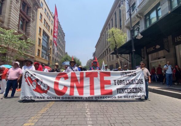 Un día con la CNTE: se preparan los maestros para salir a marchar