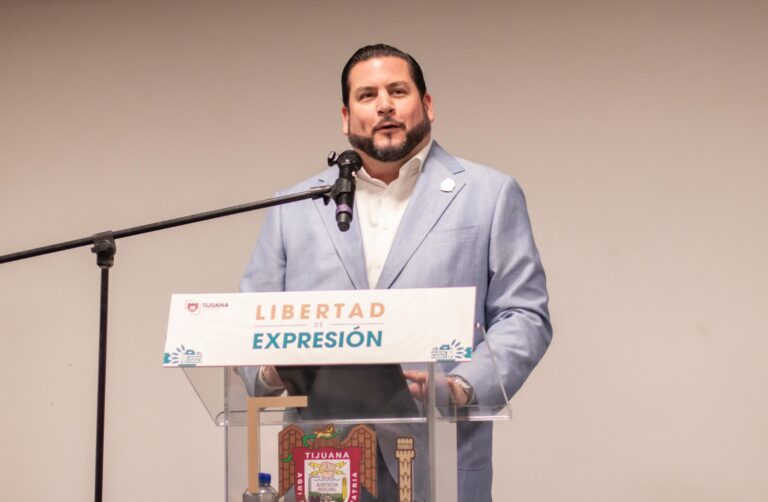 Ismael Burgueño y medios en el Día de la Libertad de Expresión