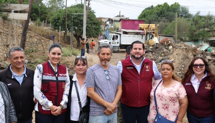 Recorre Ismael Burgueño colonias beneficiadas con el programa ‘Tijuana, Ciudad Limpia’