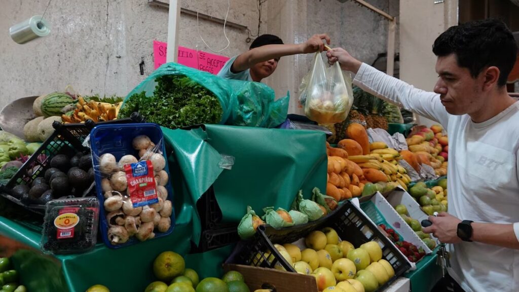 Inflación baja a 3.37% en junio