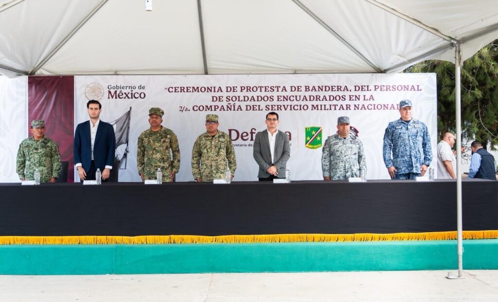 Asiste alcalde Abdiel Gutiérrez Coronado a la Protesta de Bandera de soldados del Servicio Militar Nacional