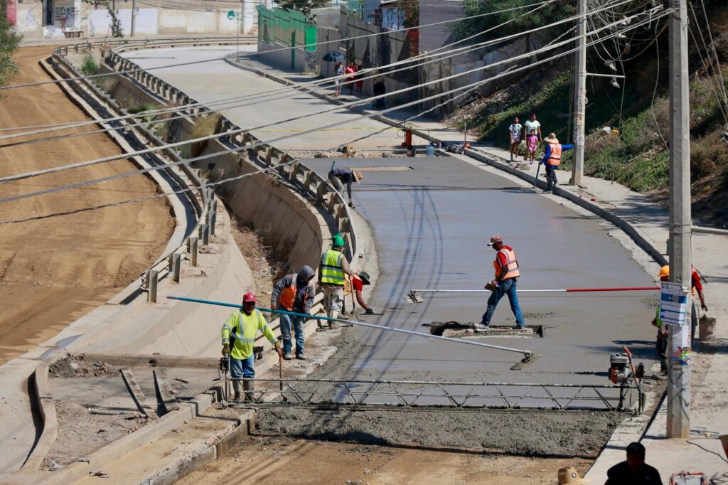 Realiza Gobierno de Tijuana obra de pavimentación con concreto hidráulico en bulevar Las Delicias