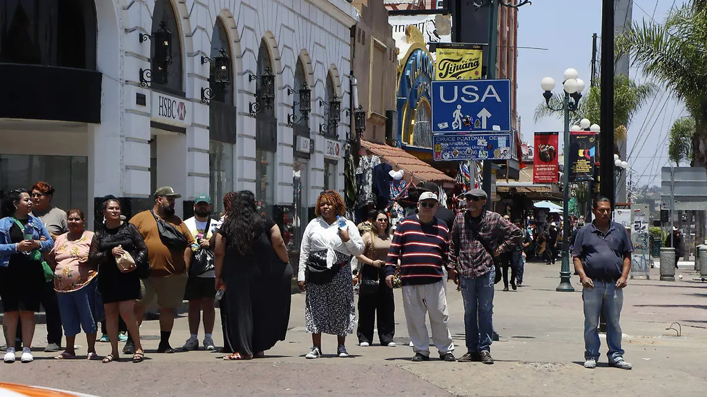 El turismo fronterizo mantiene su fuerza pese a las alertas.