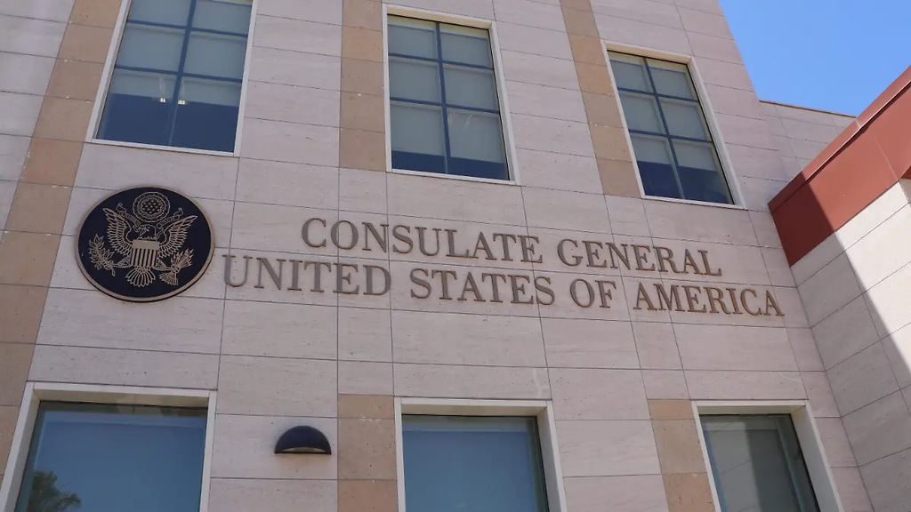 Estados Unidos frena temporalmente las citas para visas de inmigrante.