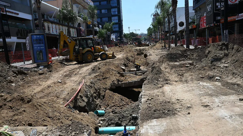 Piden priorizar obras y consultar peatonalización de avenida Revolución