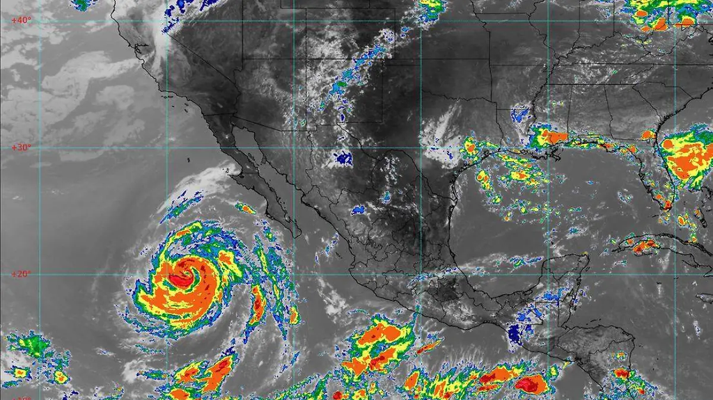 Huracán Marie se aleja de Baja California