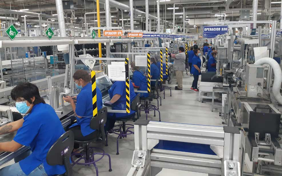 Industria recupera 11 mil empleos en 2026