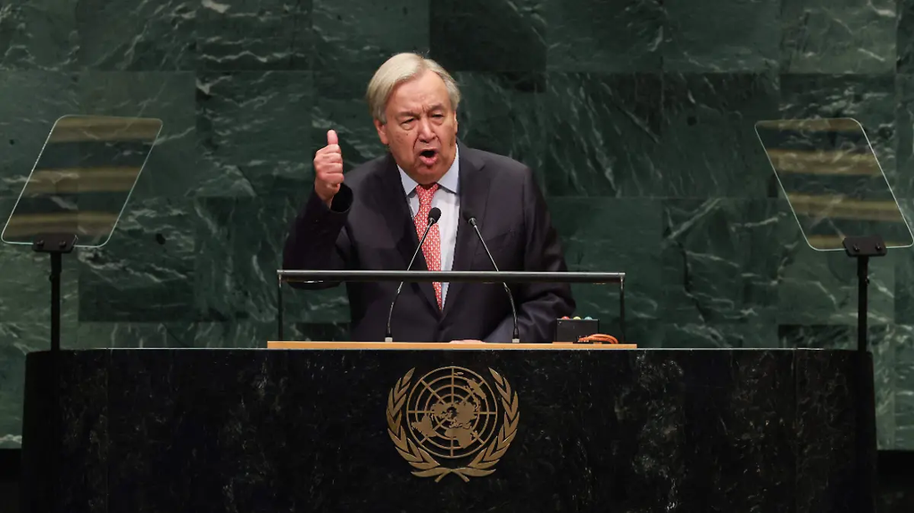 Guterres alerta sobre retrocesos en derechos humanos y pide regular la IA