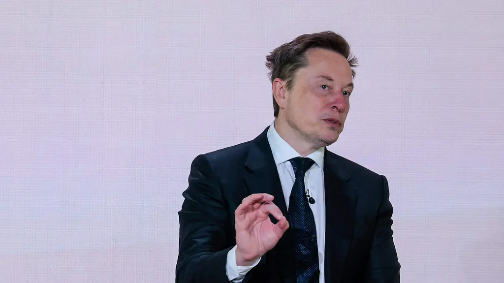 Musk vuelve a asesorar a Trump