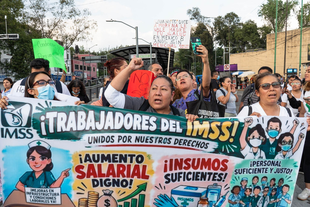 Sheinbaum descarta crisis de salud ante marcha de trabajadores del IMSS