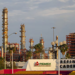 Pemex reduce su deuda 21% y proyecta inversión millonaria