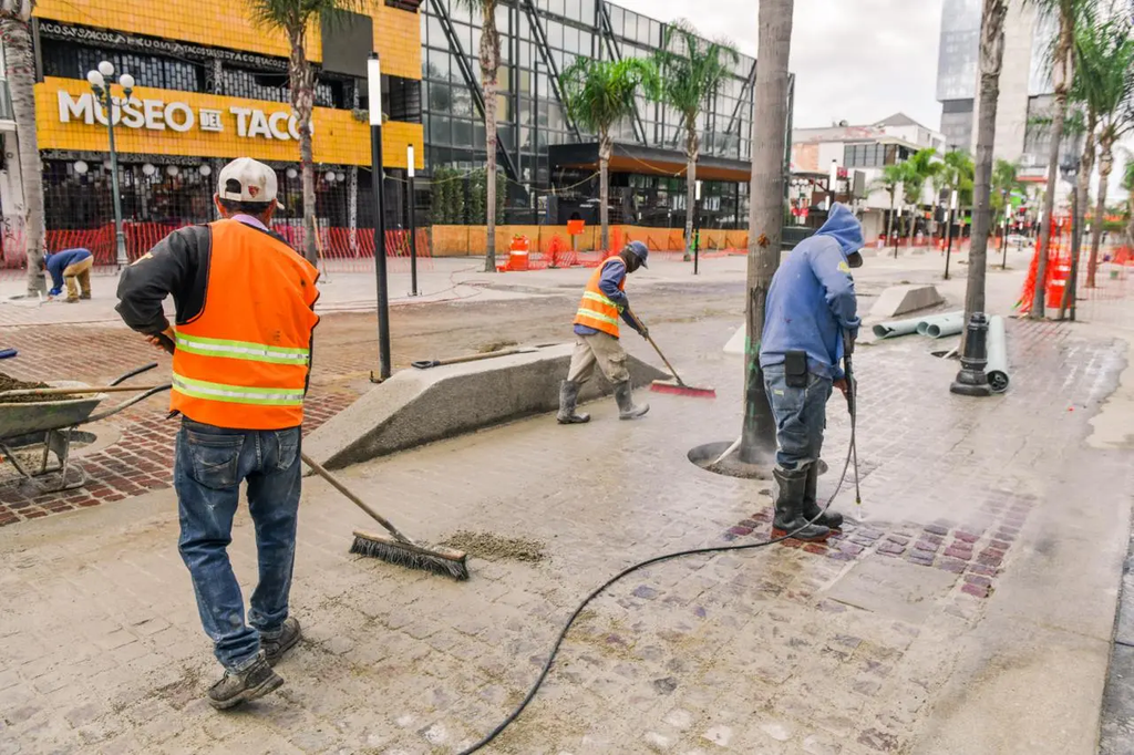 Reabren andador peatonal de avenida Revolución en Tijuana